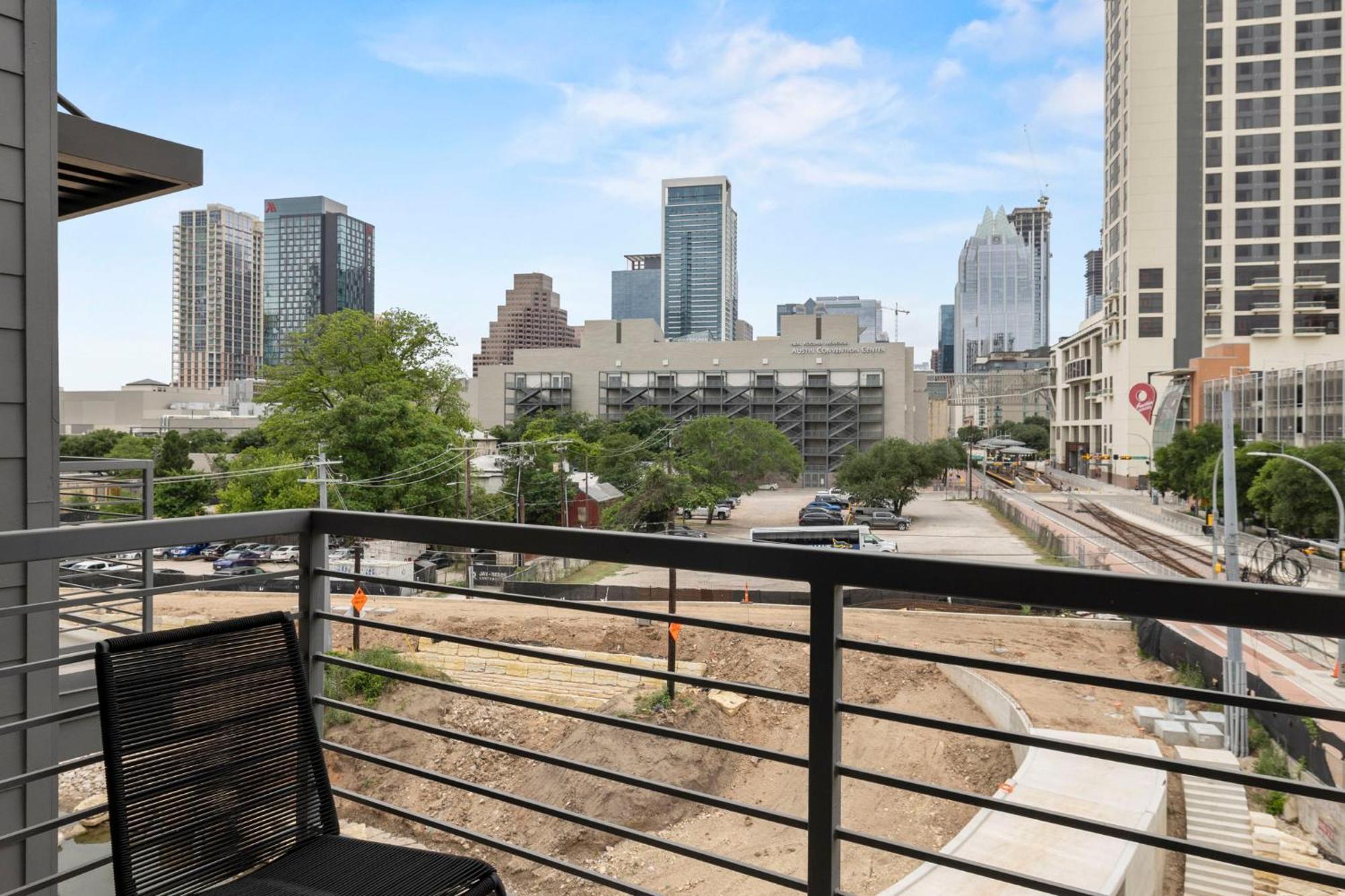 Placemakr Downtown 4*