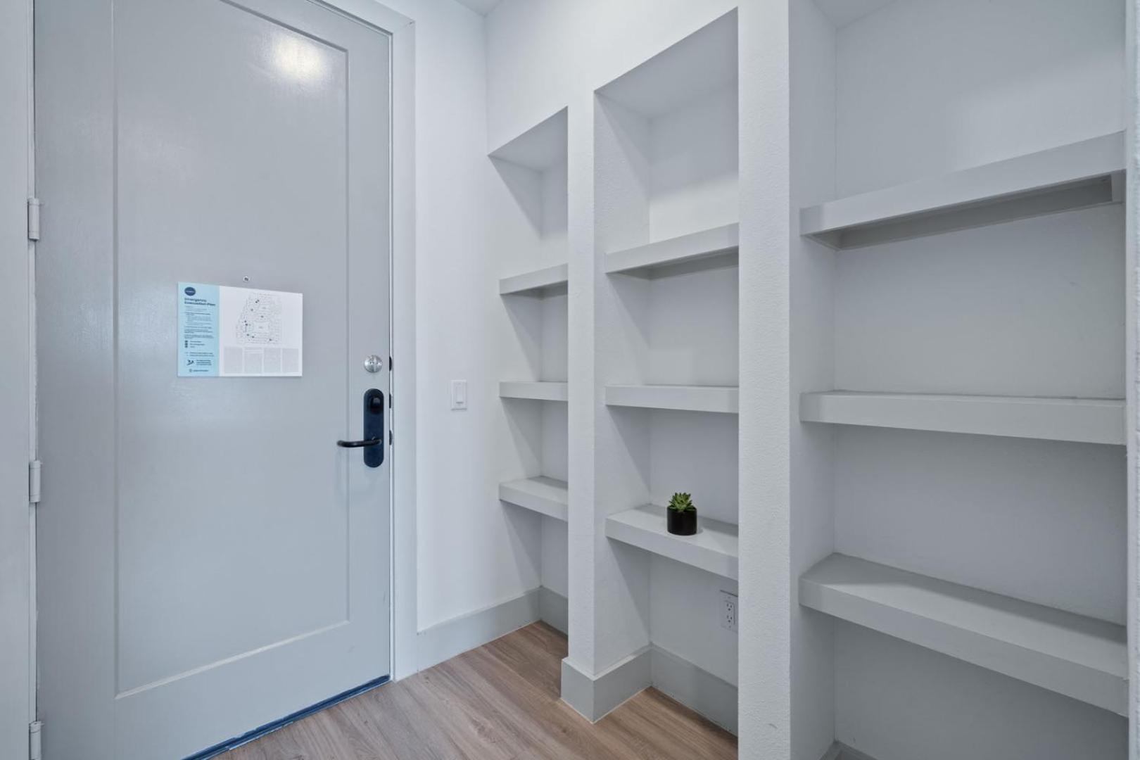 Placemakr Downtown 4*