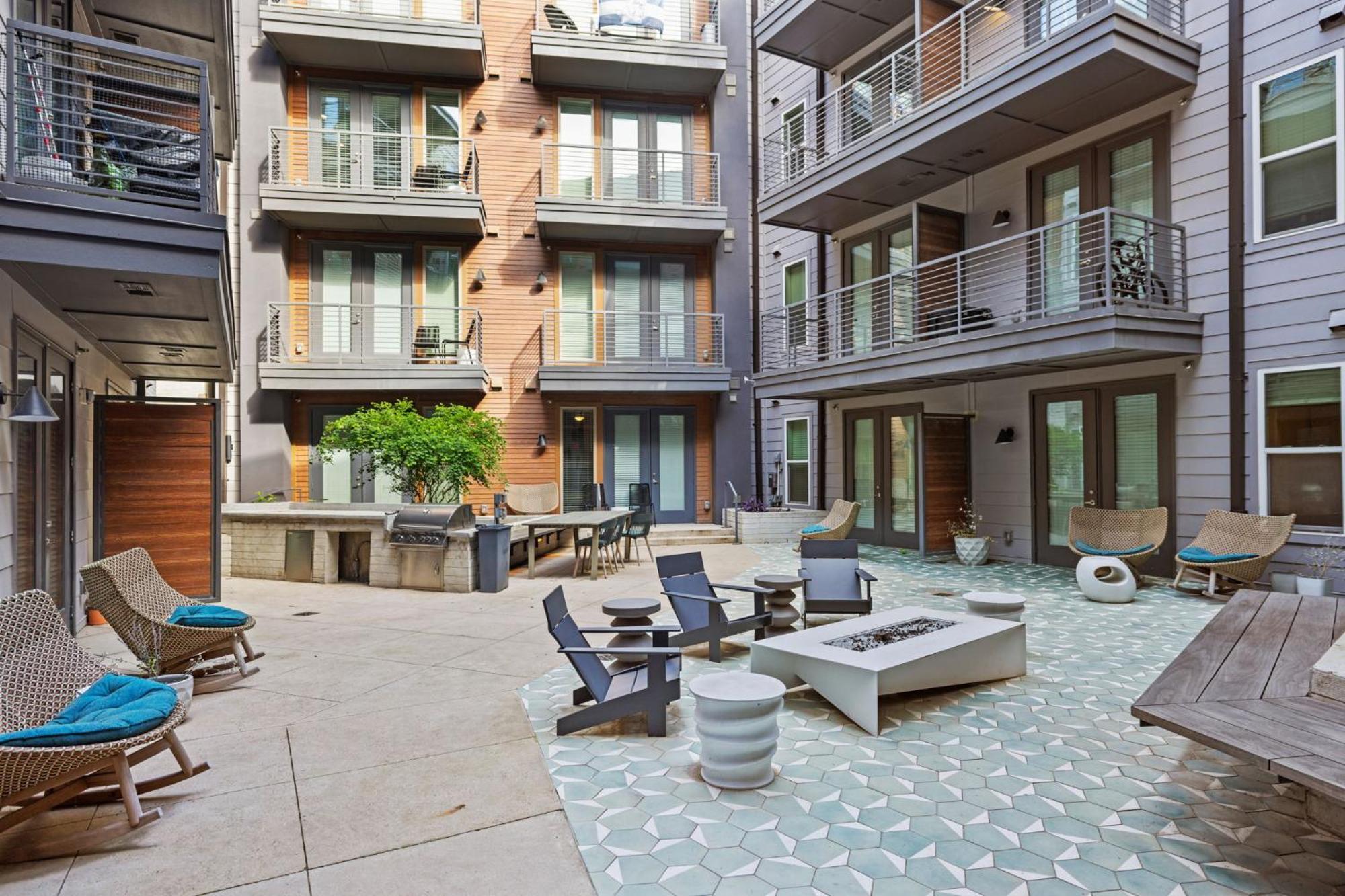 Placemakr Downtown