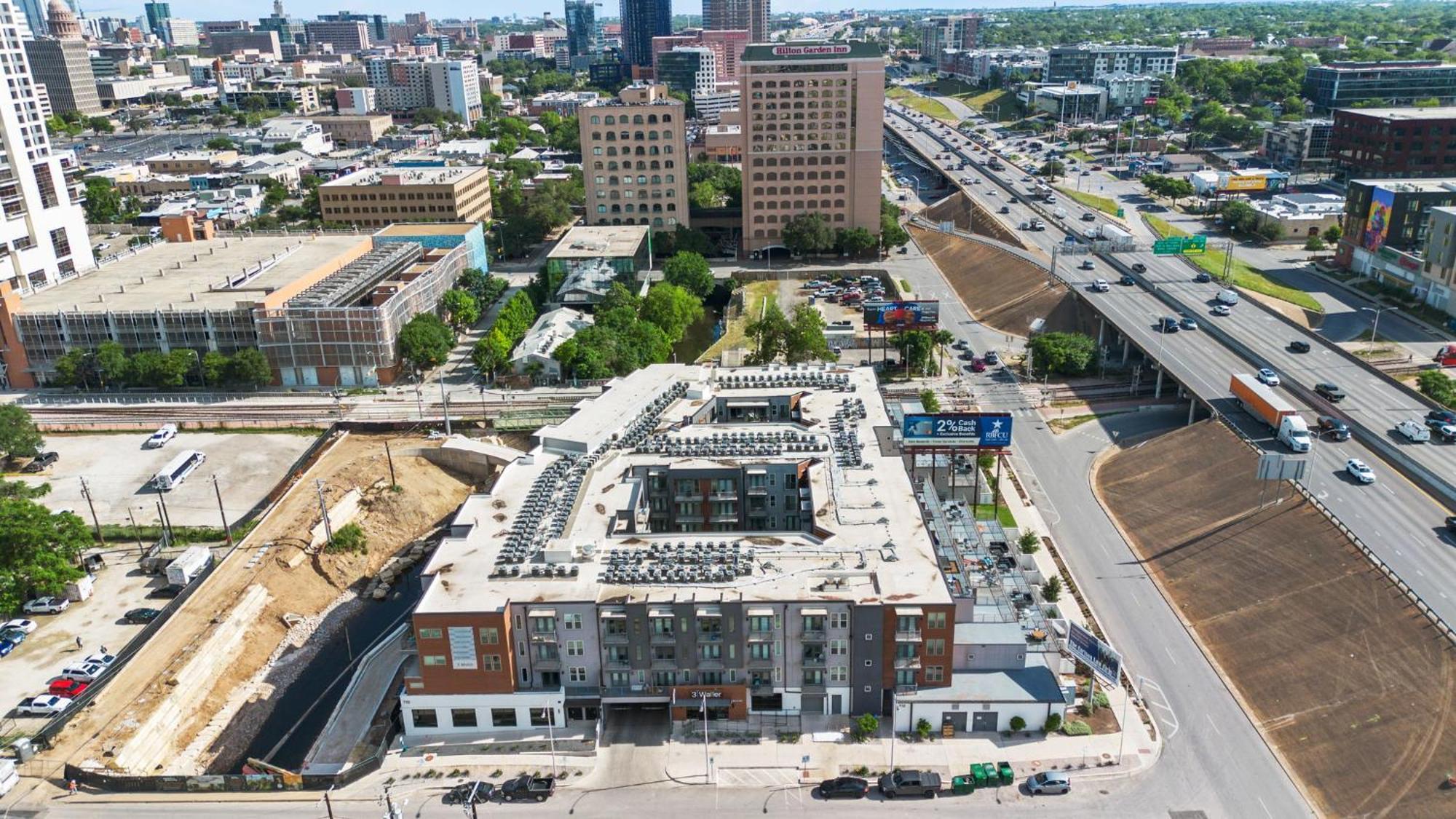 Placemakr Downtown 4*