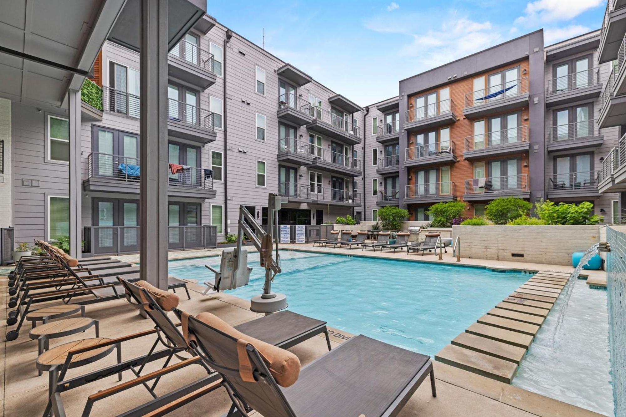 Placemakr Downtown Hotel 4*