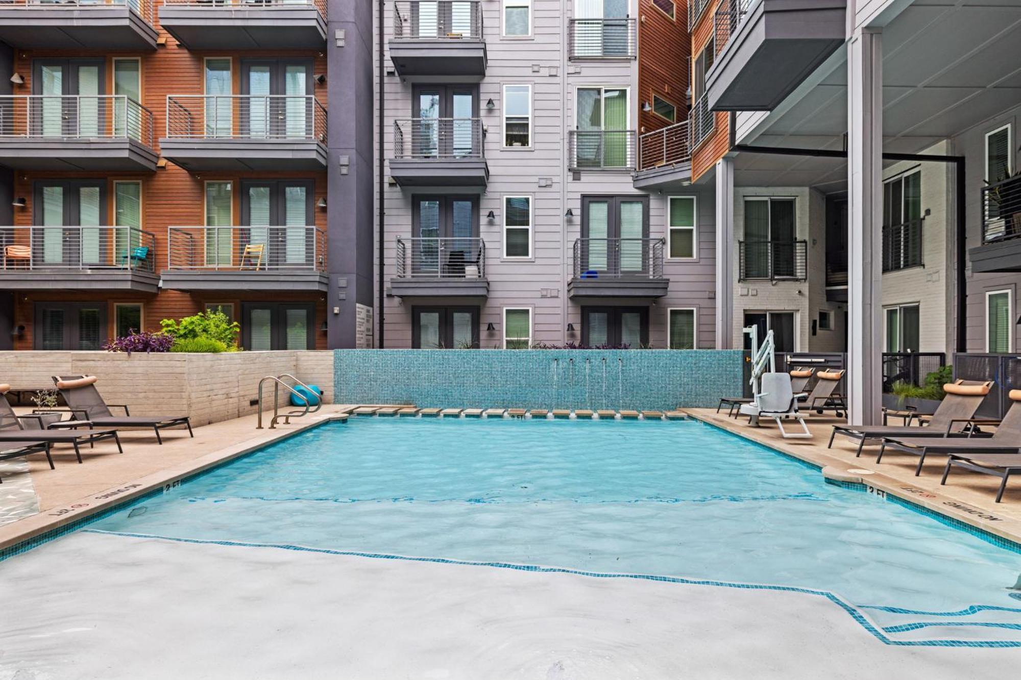 Placemakr Downtown Hotel