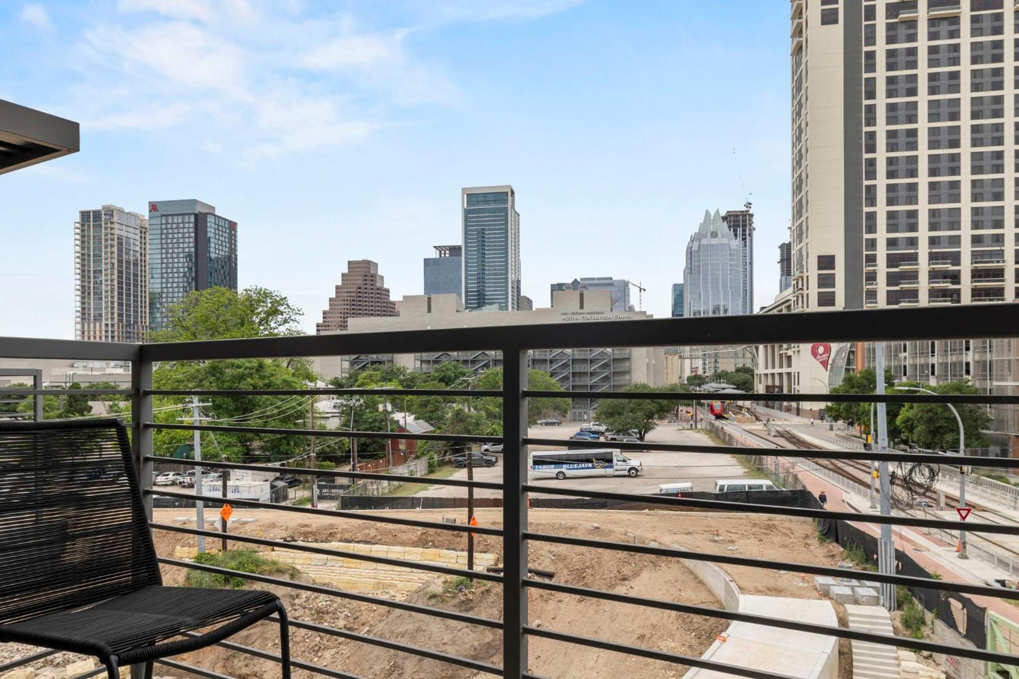 Placemakr Downtown Hotel 4*